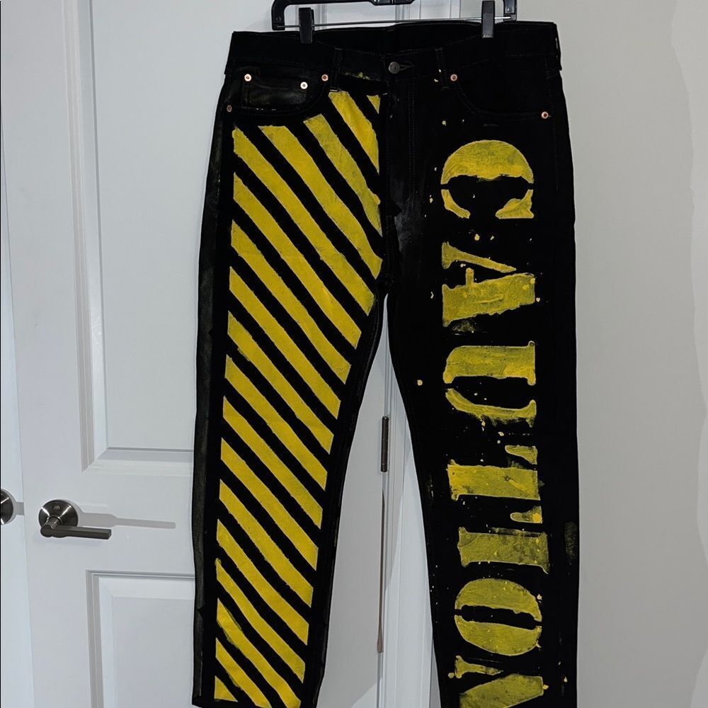 New Black Levi’s 505 5 Pocket Denim Jeans 38 x32 Hand Painted Caution Halloween